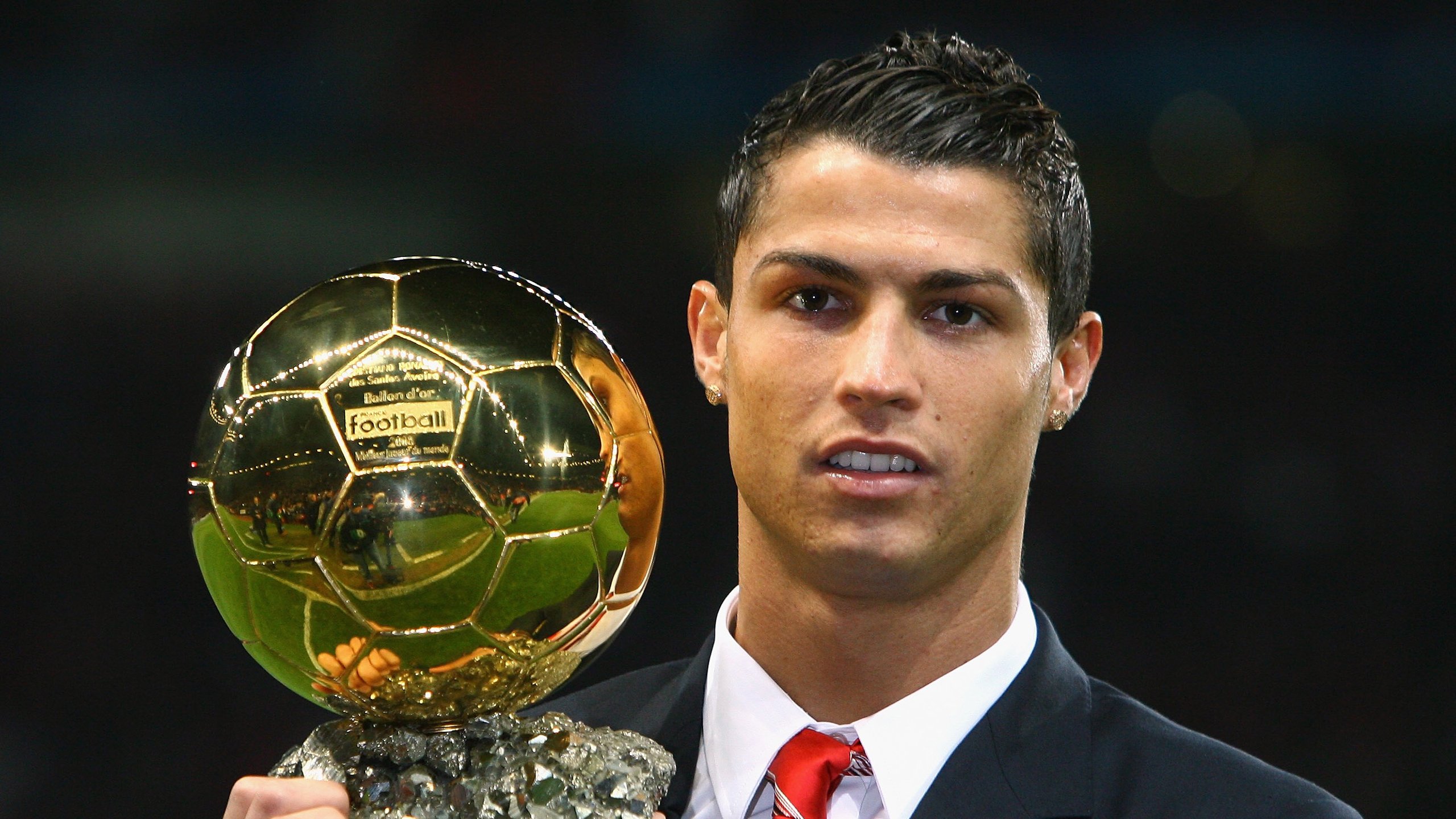 开云体育中国-阿坎吉一夫当关！莱比锡红牛碾压式胜利，瑞士铁闸诠释何为全场最佳